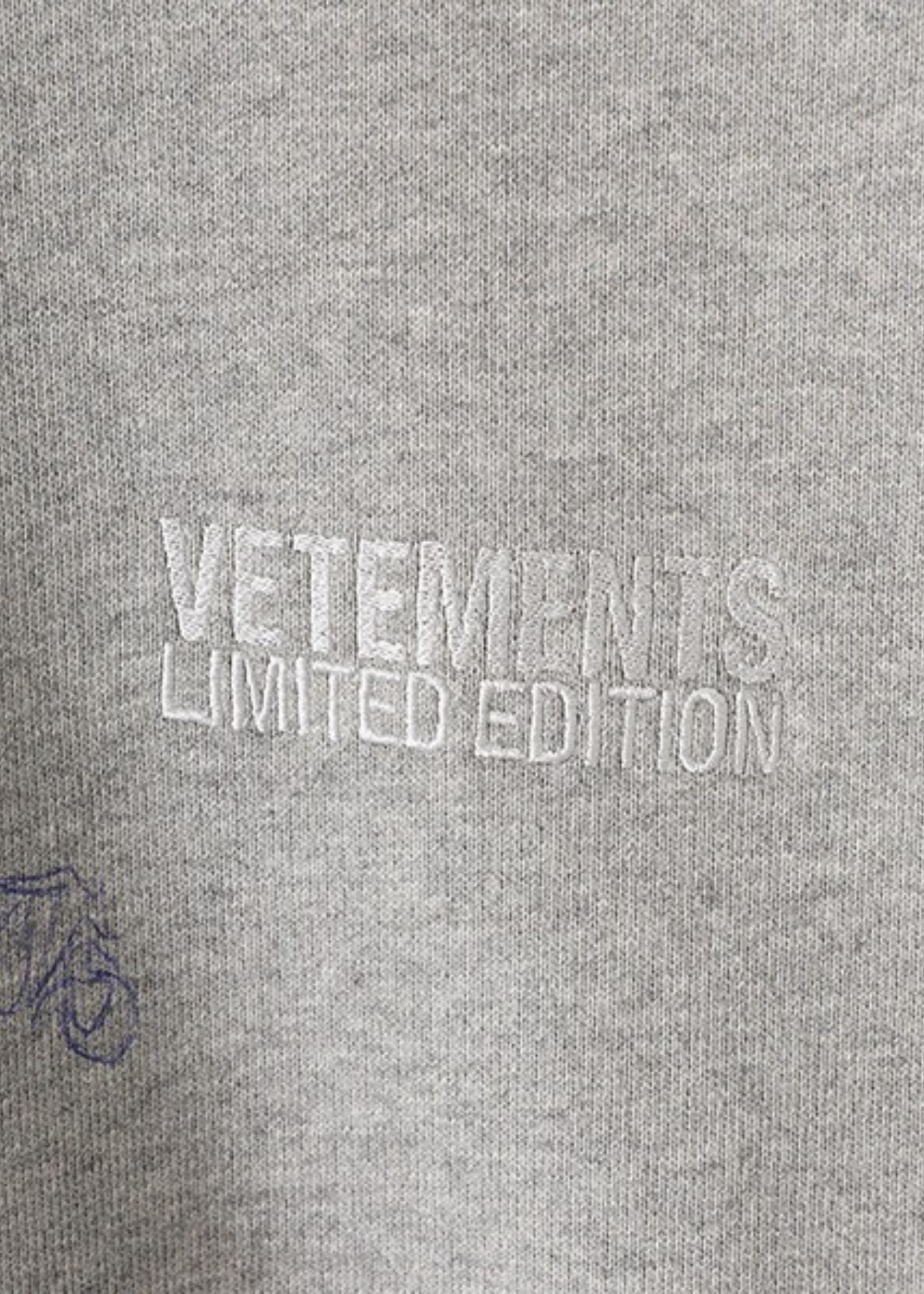 Scribbled Hoodie-Grey